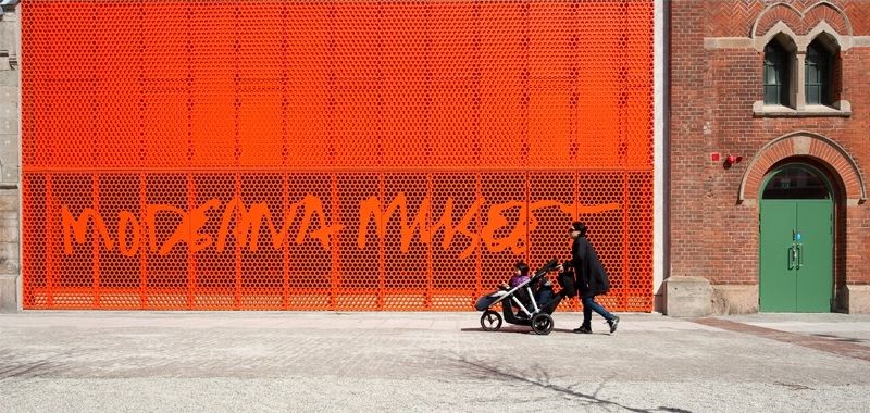 Moderna Museet med barnvagn